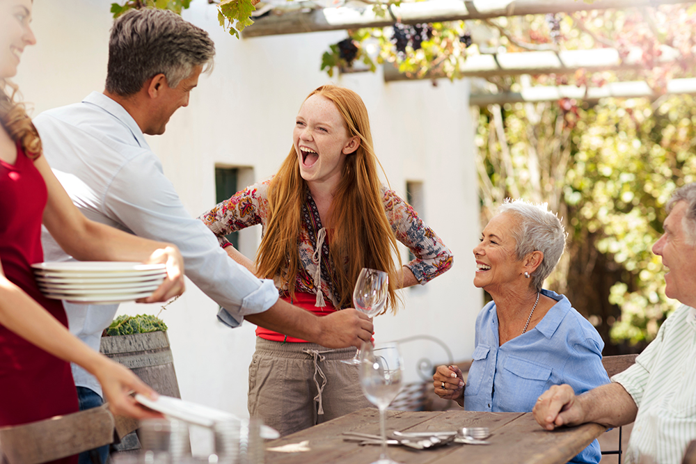 multigenerational family dinner